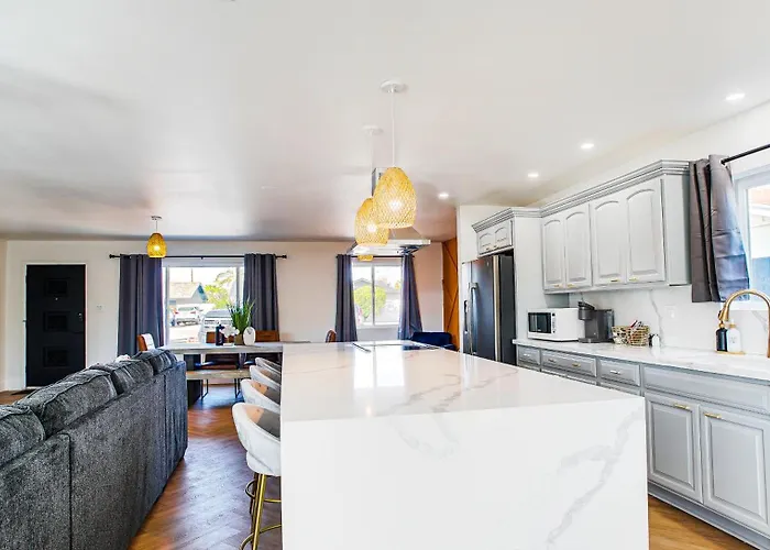 Luxury 3 Bedroom With Relaxing Pool * Scottsdale
