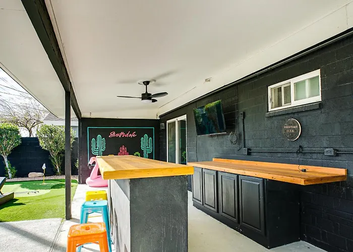 Holiday home Luxury 3 Bedroom With Relaxing Pool *