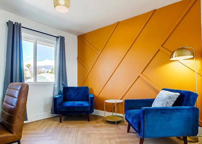 Luxury 3 Bedroom With Relaxing Pool