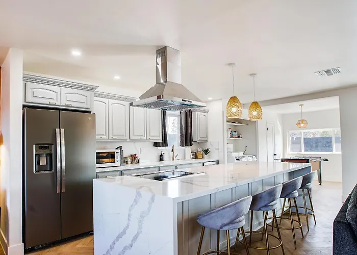 Luxury 3 Bedroom With Relaxing Pool * Scottsdale