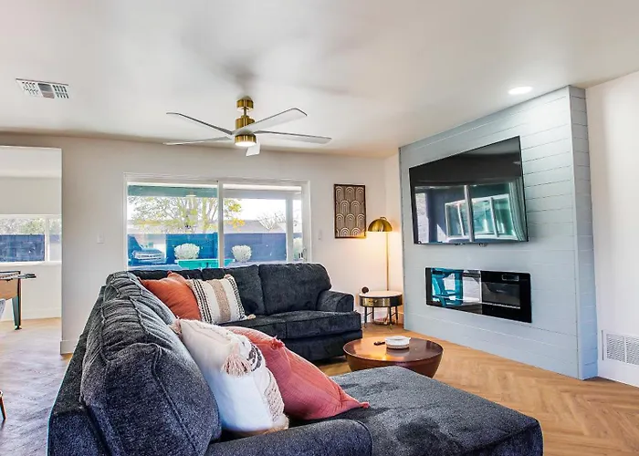 Luxury 3 Bedroom With Relaxing Pool