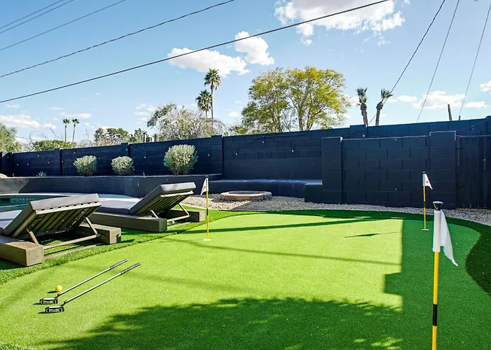 Luxury 3 Bedroom With Relaxing Pool Holiday home *