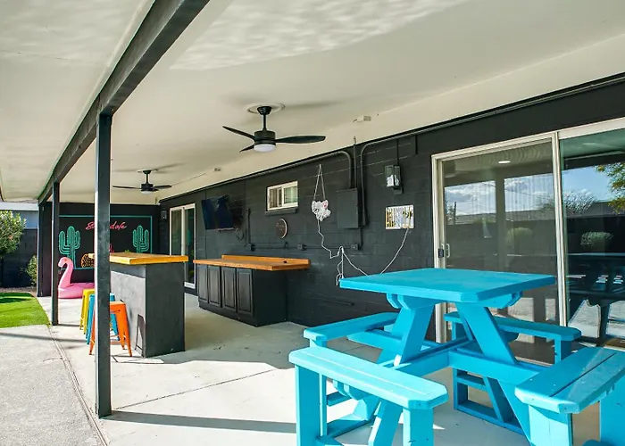 Holiday home Luxury 3 Bedroom With Relaxing Pool
